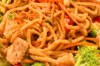 Spicy Peanut Noodles – Foodology Geek